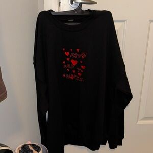 Embroidered heart crewneck